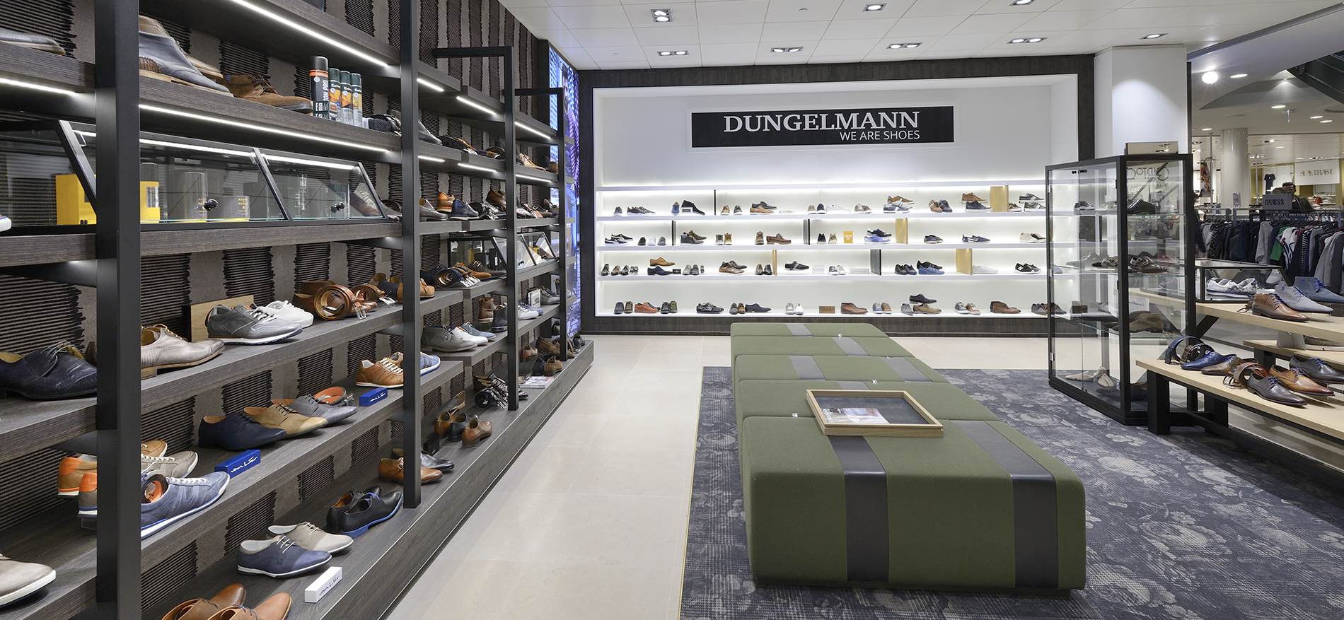 Minister Fruitig camouflage Shop-in-shop interior shoe shop Dungelmann by WSB