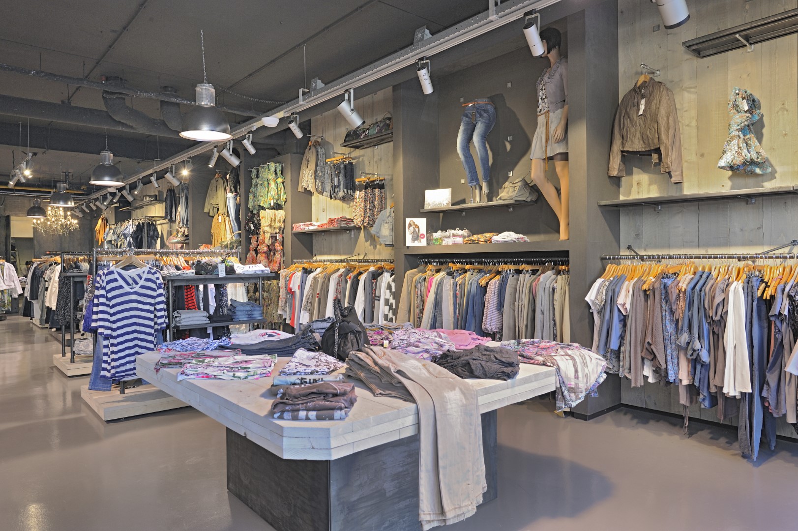 Centro House of Jeans, NL - 