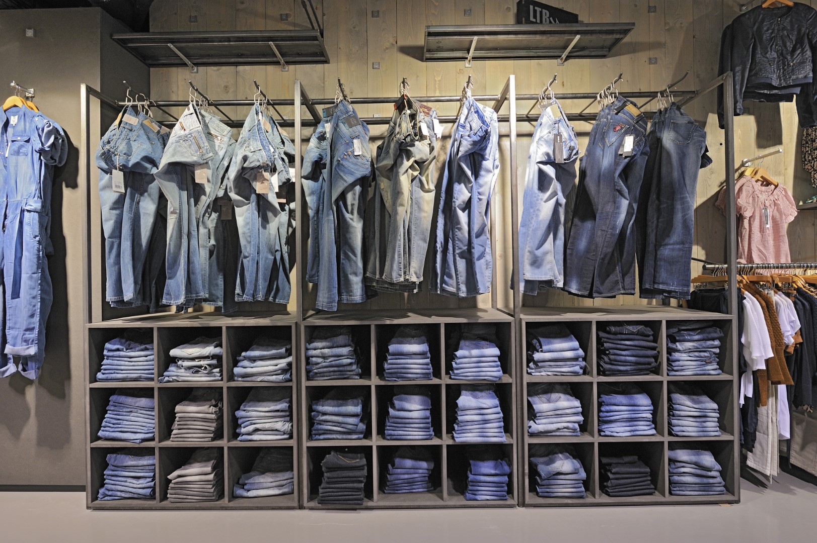 Centro House of Jeans, NL - 